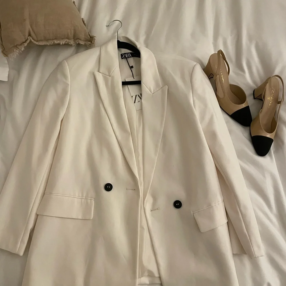 White blazer - Picture 12 of 16